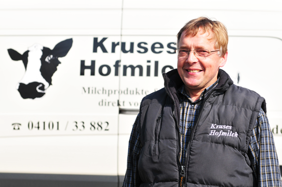 Person von einem Lieferfahrzeug 